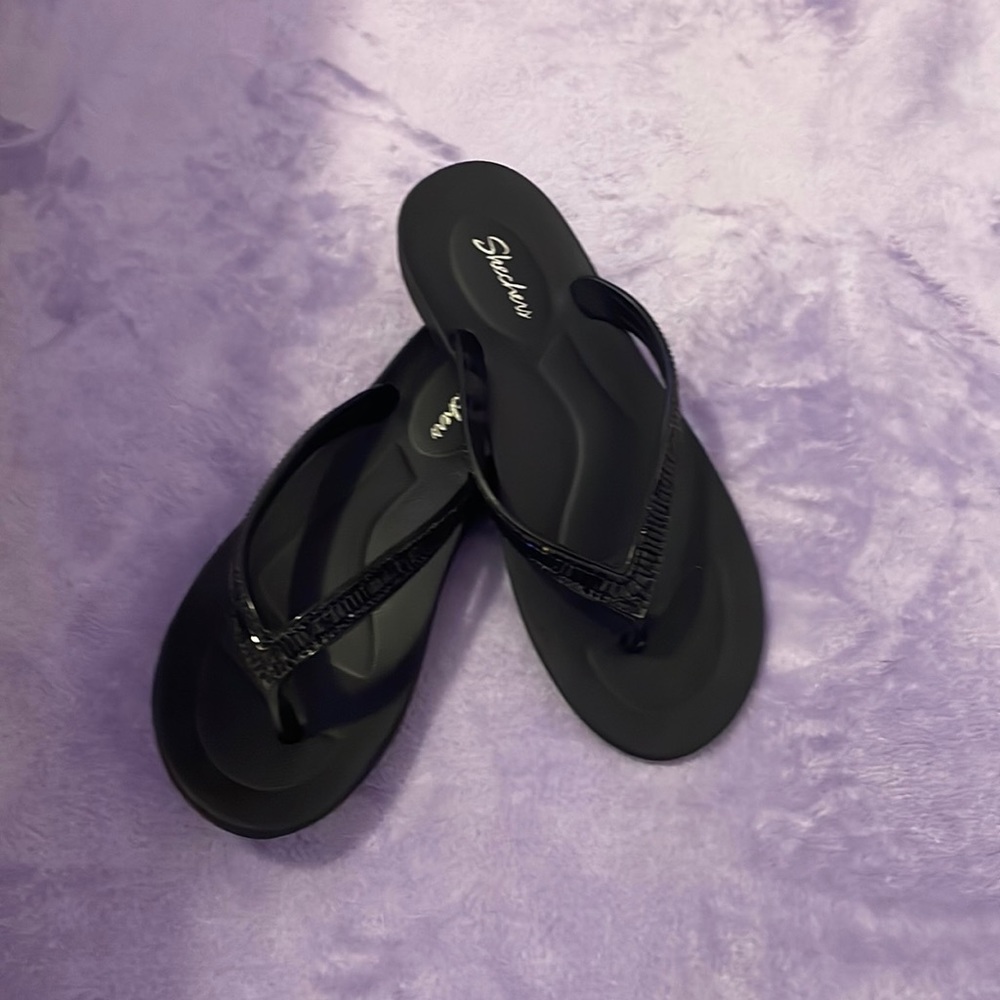 Women’s black sandal sketchers